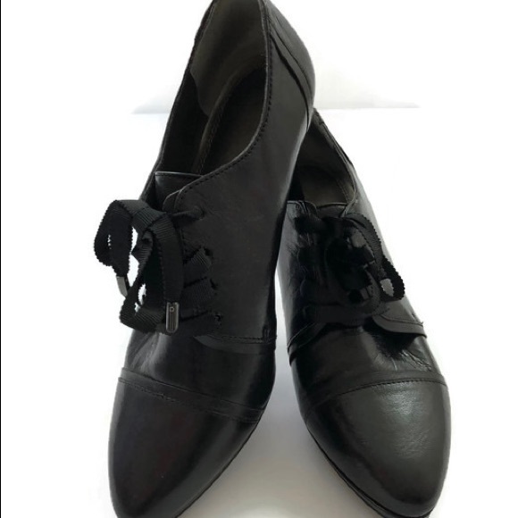 Tahari Shoes - Tahari Black Heels